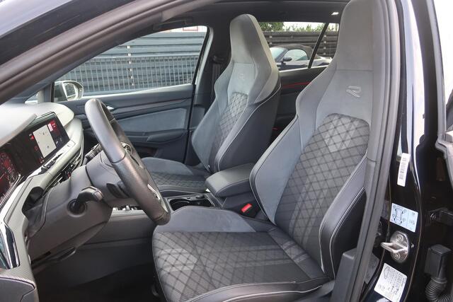 Volkswagen GOLF Variant 1.5 eTSI R-Line Business+ PANO TREKHAAK