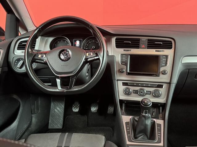 Volkswagen GOLF Variant 1.0 TSI Connected Series | Navigatie | Climate Control | Trekhaak | APK 05-06-2026 |
