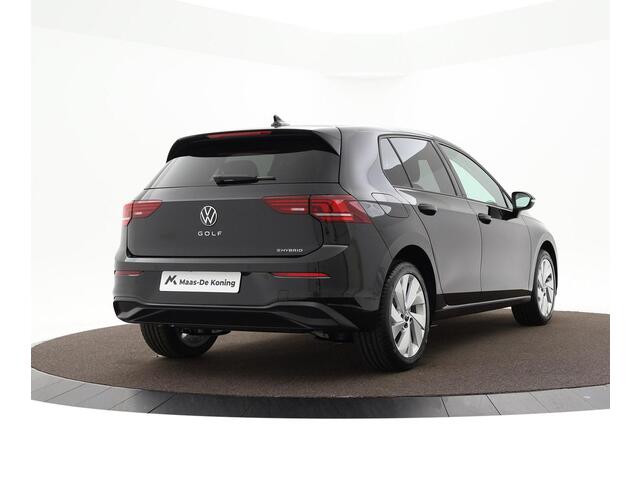Volkswagen GOLF Life Edition 1.5 eHybrid 204 PK 6 versn. DSG · Achteruitrijcamera · Draadloze telefoonlader · Sfeerverlichting · Stuurwiel verwarmd ·