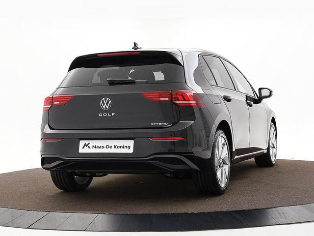 Volkswagen GOLF Life Edition 1.5 eHybrid 204 PK 6 versn. DSG · Achteruitrijcamera · Draadloze telefoonlader · Sfeerverlichting · Stuurwiel verwarmd ·