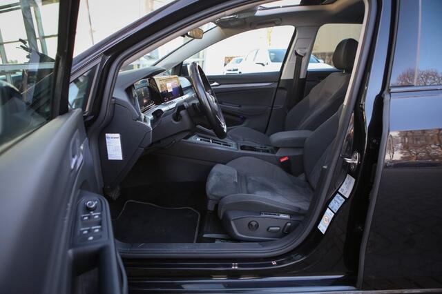 Volkswagen GOLF 1.5 eTSI Style | Pano | Massage |