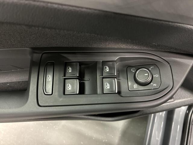 Volkswagen GOLF 1.5 eHybrid Life Edition · Apple/Android Car Play · Camera · Stoel-&Stuurverwarming · 18'' Inch · Garantie t/m 16-06-2029 of 100.000km