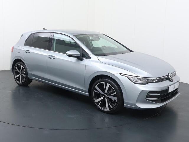 Volkswagen GOLF 8 Life Edition 1.5 eHybrid 150 kW / 204 PK DSG | Stoel- & stuurwielverwarming |