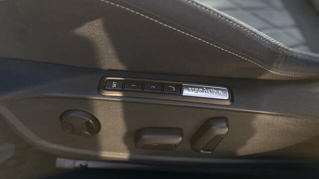 Volkswagen GOLF 1.4 eHybrid | Pano | Navi | Virtual Cockpit | Sfeer