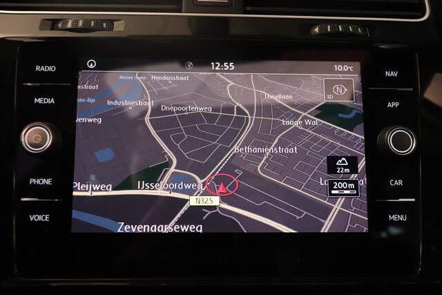 Volkswagen GOLF 1.0 TSI Highline Business R-Line | Panoramadak | Camera | Key-less | Lederen Sportstoelen | Adaptieve cruise |