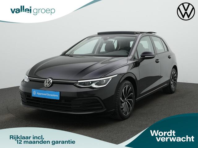 Volkswagen GOLF 1.0 eTSI 110 pk DSG Life | Panoramadak | IQ Light | Stuur-/stoelverwarming | Achteruitrijcamera