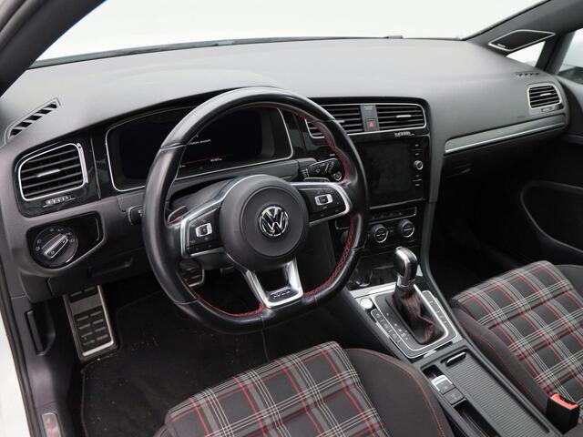 Volkswagen GOLF 2.0 TSi GTi Performance | Panoramadak | Adaptive Cruise | Climate Control | Stoelverwarming | Navigatie | Camera | 19 Inch | 95.707 Km!!