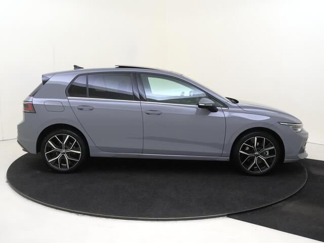 Volkswagen GOLF 1.5 eHybrid Style Edition | Panorama schuif/ kanteldak | LED Matrix | 360 Camera | Stoel & Stuurverwarming