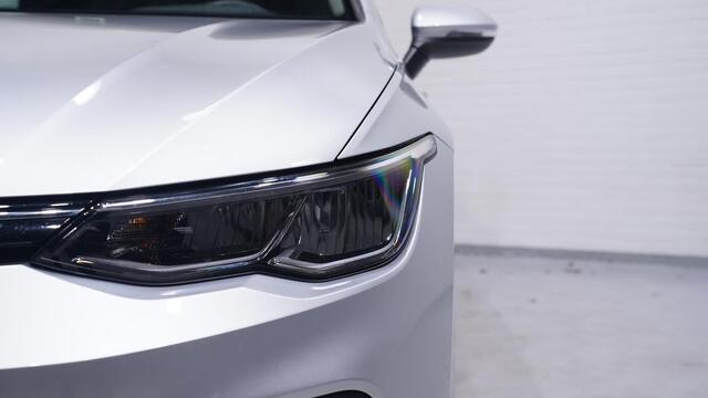 Volkswagen GOLF Variant 1.0 eTSI Life NAP 1e Eig. Apple Carplay PDC v+a Navigatie