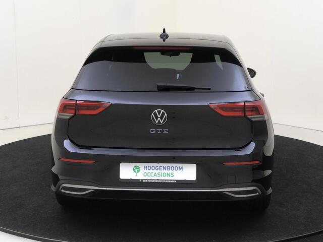 Volkswagen GOLF 1.4 eHybrid GTE | Stoel- en stuurwielverwarming | Navigatie | Adaptieve cruise control | 3-zone airco | Sfeerverlichting | LED Plus verlichting | CarPlay |