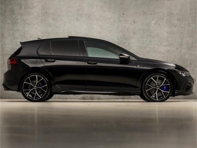 Volkswagen GOLF 2.0 TSI R 4Motion 320Pk Automaat (SCHUIFDAK, STOELVERWARMING/KOELING, LEDER, MEMORY SEATS, CAMERA, STUURWIEL VERWARMD, IQ LIGHT, APPLE CARPLAY, KEYLESS, SFEERVERLICHTING, NIEUWSTAAT)