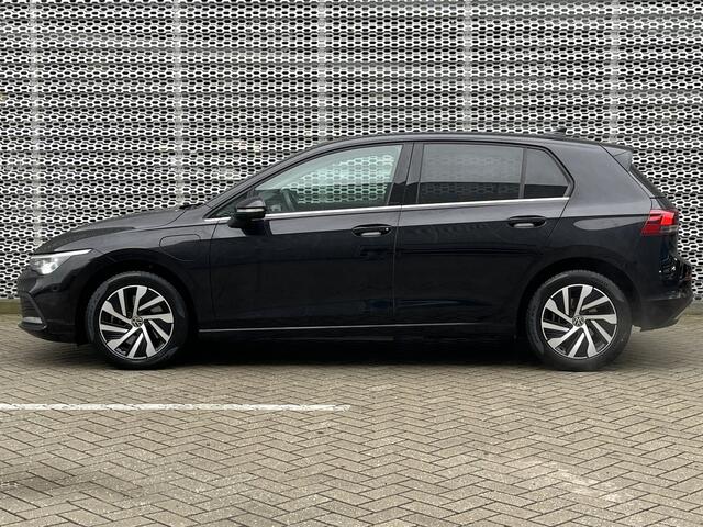 Volkswagen GOLF 1.4 eHybrid 204PK Style / Memory Seat / Stuur + Stoelverwarming / LED / Parkeersensoren V+A / Draadloze App-Connect **