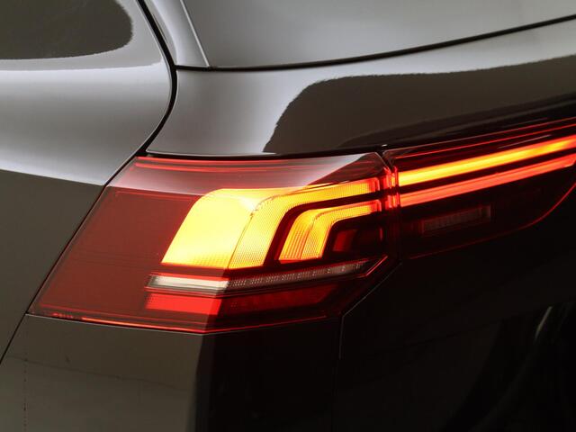 Volkswagen GOLF Variant Life Edition | 'App-Connect' draadloze smartphone integratie | Achterbank in ongelijke delen neerklapbaar incl. middenarmsteun en doorlaadmogelijkheid | Afstandscontrolesysteem (Front Assist)