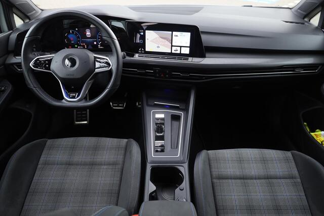 Volkswagen GOLF 1.4 eHybrid GTE 245PK / 180kW LED Matrix IQ.Lights, achteruitrijcamera, 3-zone climatronic, draadloos telefoon laden, voorstoelen + stuurwiel verwarmbaar, Apple Carplay & Android Auto, instelbare rijprofielen (Driving Profiles), full map navigatie, adapti