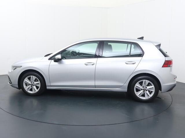 Volkswagen GOLF 1.0 eTSI Life Business | 110 PK | Automaat | Trekhaak | LED verlichting | Apple Carplay/Android Auto |