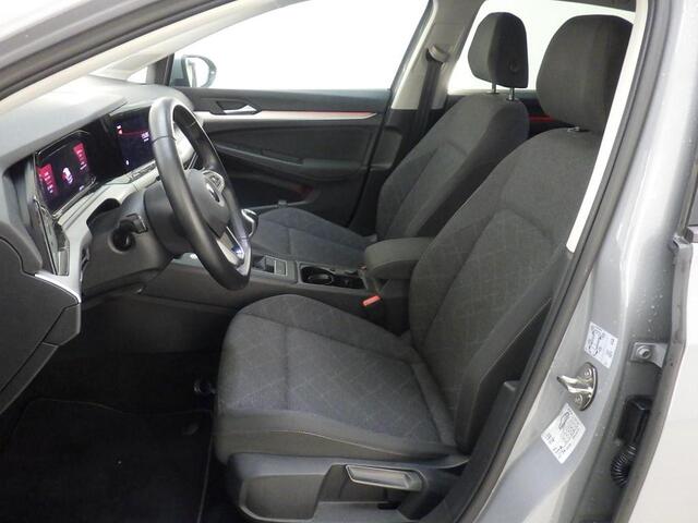 Volkswagen GOLF 1.0 TSI LIFE I ADAPTIVE CRUISE CONTROL I SFEERVERLICHTING I 17" LICHT METALEN VELGEN