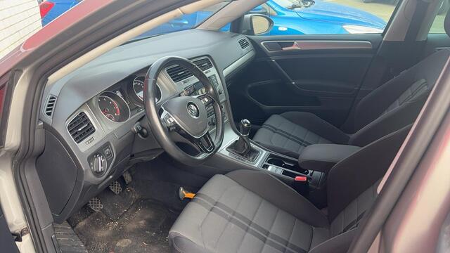 Volkswagen GOLF 1.0 TSI Connected Series NAVI / CLIMA / CARPLAY / PDC / BLUETOOTH / CRUISE / DAB+ / ZEER NETJES! / NL-AUTO