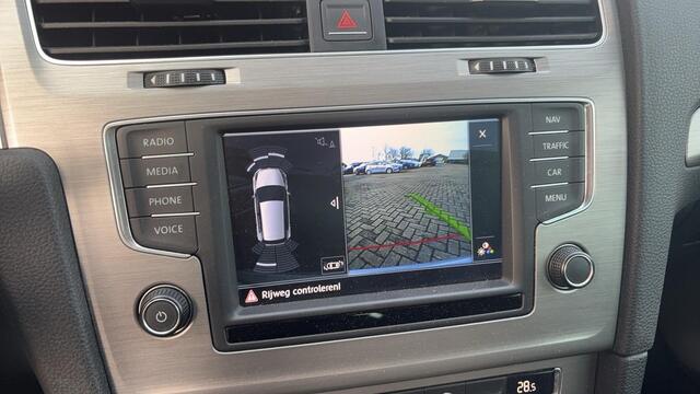 Volkswagen GOLF 1.0 TSI Connected Series NAVI / CLIMA / CARPLAY / PDC / BLUETOOTH / CRUISE / DAB+ / ZEER NETJES! / NL-AUTO