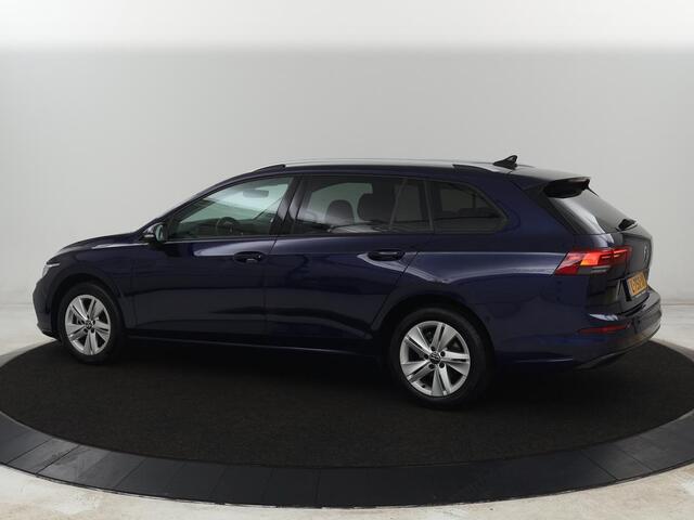 Volkswagen GOLF 1.0 eTSI Life | Stoelverwarming | Camera | Massage | Carplay | Memory | Navigatie | Full LED | Sfeerverlichting | Adaptive cruise