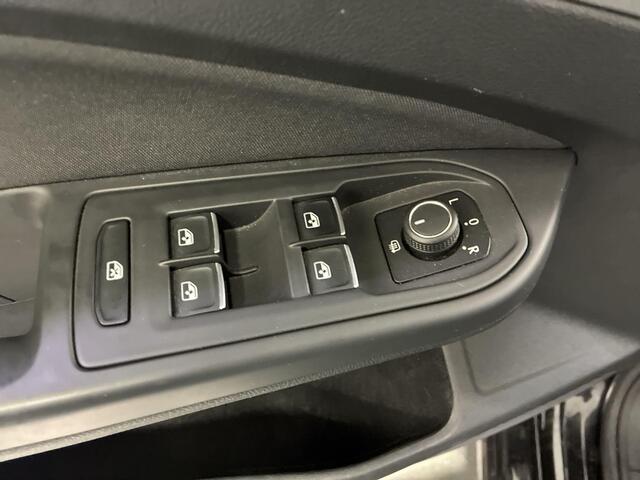 Volkswagen GOLF 1.0 TSI 110pk Life · Apple/Android Car Play · P-Sensoren · Draadloos Opladen · DAB · 16'' Inch ·