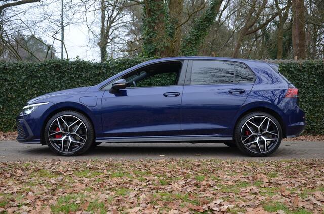 Volkswagen GOLF 1.4 eHybrid GTE Automaat/Navi/Led/Pdc/Ecc/Stoel & stuurverwarming/Virtual Cockpit/Achteruitrijcamera/Cr-Control adaptief/Panoramadak/Trekhaak