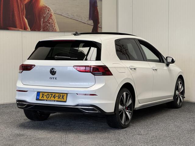 Volkswagen GOLF 1.4 eHYBRID GTE PANORAMADAK DCC ONDERSTEL HEAD-UP DISPLAY APPLE CARPLAY/ANDROID RIJSTROOKSENSOREN ELEK. UITKLAPBARE TREKHAAK ACHTERUITRIJCAMERA LED VERLICHTING ZEER MOOI !! 3010
