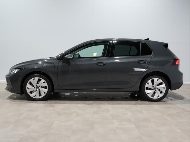 Volkswagen GOLF 1.5 eHybrid 204pk Life Edition Camera Navigatie 17"velgen Privacy glas 110