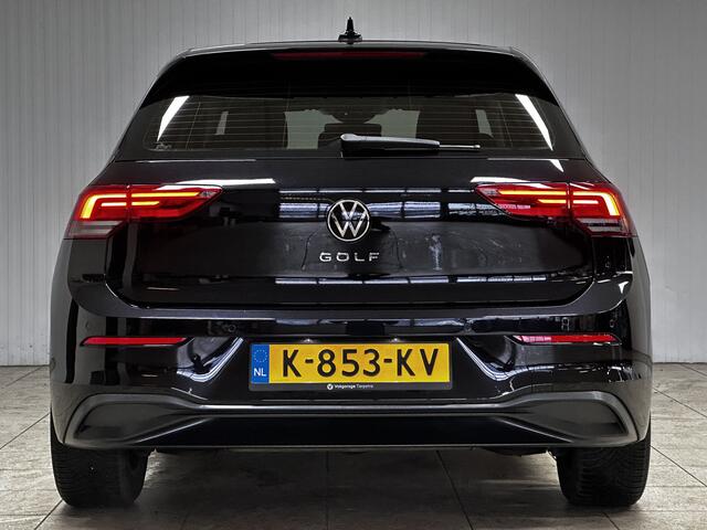 Volkswagen GOLF 1.0 TSI Life/ Virtual Cockpit/ Ambient Light/ 16'' LMV/ LED Koplampen/ Keyless-GO/ Lane-Assist./ Adaptive Cruise/ Apple + Android/ DAB+/ Navi/ Clima/ PDC V+A/ Extra getint glas.