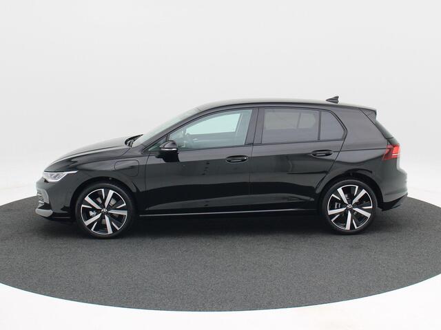 Volkswagen GOLF Life Edition 1.5 eHybrid 204 PK | Trekhaak | Navi | Camera | Stoelverwarming | 18" Lichtmetalen Velgen |
