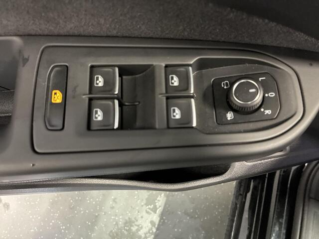 Volkswagen GOLF 1.5 eHybrid 204pk DSG Life Edition · Camera · Apple/Android Car Play · Stoel&- Stuurverwarming · Sfeerverlichting · 18'' Inch · Garantie t/m 13-05-2029 of 100.000km