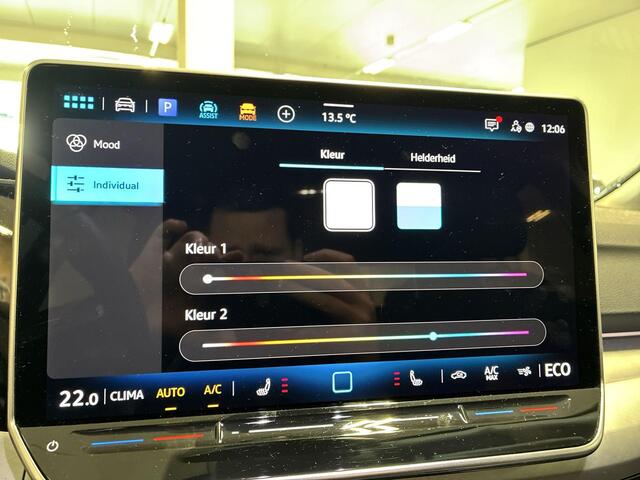 Volkswagen GOLF 1.5 eHybrid 204pk DSG Life Edition · Camera · Apple/Android Car Play · Stoel&- Stuurverwarming · Sfeerverlichting · 18'' Inch · Garantie t/m 13-05-2029 of 100.000km