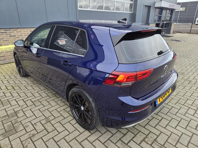 Volkswagen GOLF 1.5 eTSI Style Camera,massage,stuurverwarming!!
