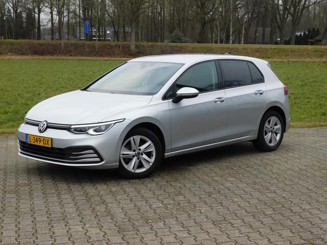 Volkswagen GOLF 1.0 eTSI Life Business