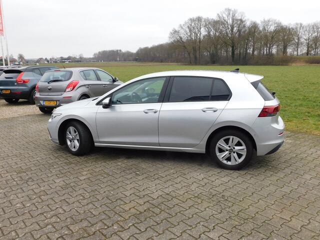 Volkswagen GOLF 1.0 eTSI Life Business