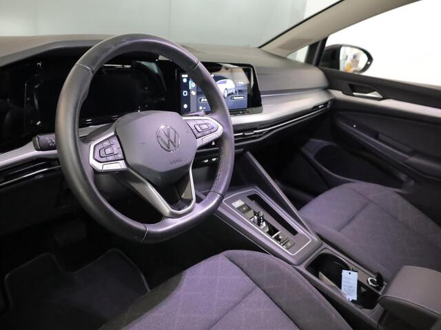 Volkswagen GOLF 1.0 eTSI Life 110 pk Automaat (DSG) | Verlengde garantie | Navigatie | Panoramadak | Parkeersensoren | Achteruitrijcamera | Autom. airco (3 zones) |