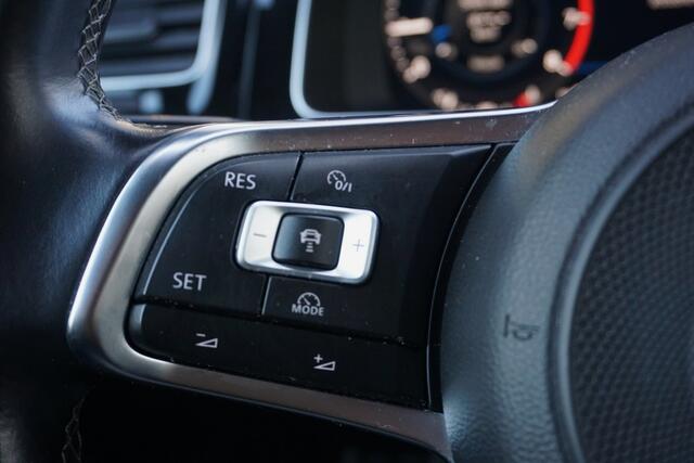 Volkswagen GOLF 1.0 TSI Highline Business R