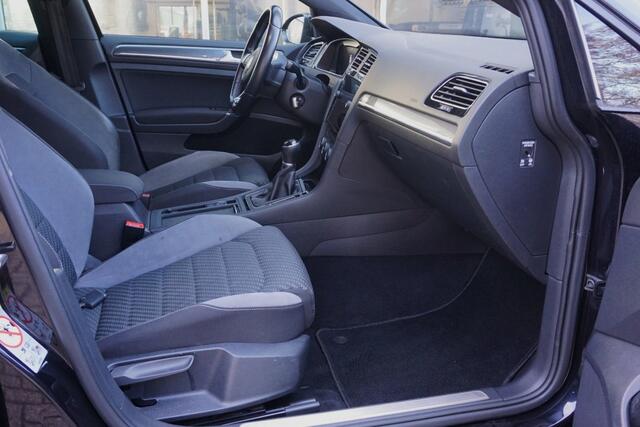 Volkswagen GOLF 1.0 TSI Highline Business R