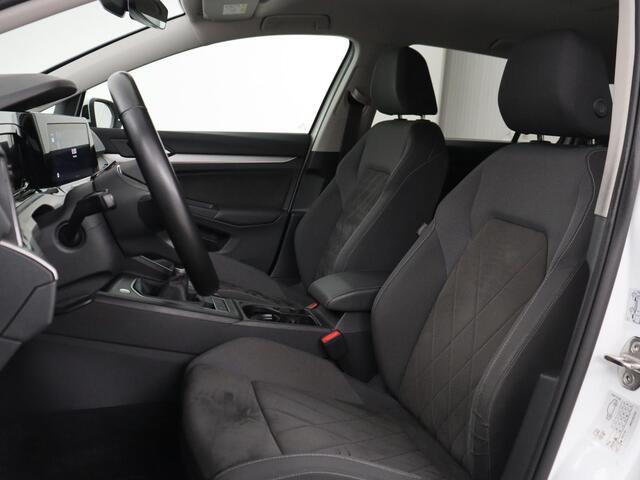 Volkswagen GOLF Variant 1.0 TSI Life Business | Memory | Stoel & stuurverwarming | Adaptive Cruise | Camera | Carplay | Navigatie | Sfeerverlichting