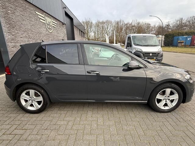 Volkswagen GOLF 1.0 TSI Trendline | 1E EIGENAAR | 12 MND GARANTIE | LEDER | CRUISE | DAB | CARPLAY | STOELVERWARMING
