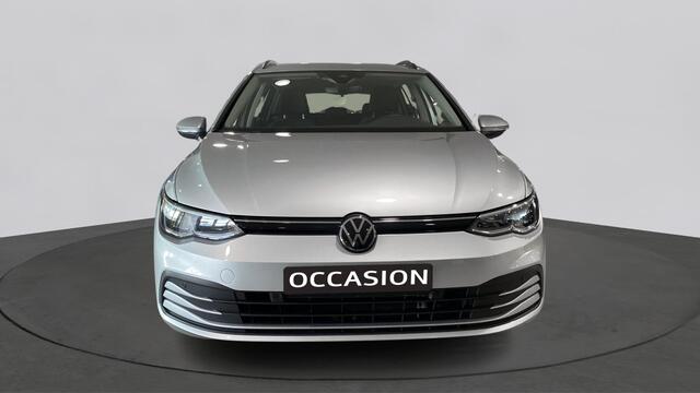 Volkswagen GOLF Variant 1.0 eTSI Automaat Life | 17" | Navigatie |