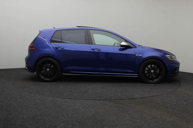 Volkswagen GOLF 2.0 TSI 4Motion R 2017 | Schuif Kantel Dak | Achteruitrij Camera | Android/Apple Carplay | Navigatie | Onderhoudshistorie | Stuurwiel Bediening | Adaptive Cruise Control | Stoelverwarming | 2 Sleutels