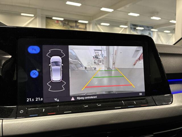 Volkswagen GOLF 1.0 eTSI 110pk DSG Life · Camera · Apple/Android Car Play · Sfeerverlichting · P-Sensoren · Navigatie · 16'' Inch · Garantie t/m 04-02-2028 of 100.000km