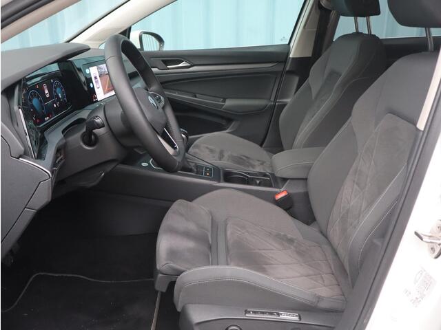 Volkswagen GOLF Style 1.5 TSI 130pk H6 | SCHUIF/KANTELDAK | AGR-STOEL | STOELVERW. | CAMERA | TREKHAAK | CLIMA | NAVI | APPLE CARPLAY / ANDROID AUTO | KEYLESS START | MASSAGE | DAB+ | + WINTERSET |