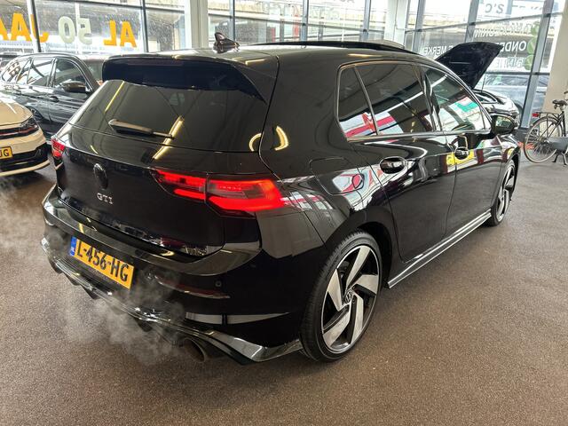 Volkswagen GOLF 2.0 TSI GTI Stage 2 | Panoramadak | Custom uitlaat | Adaptief onderstel | Kleppensysteem | Stoel+Stuurverwarming | Adaptieve cruise control | Climate control | Achteruitrijcamera