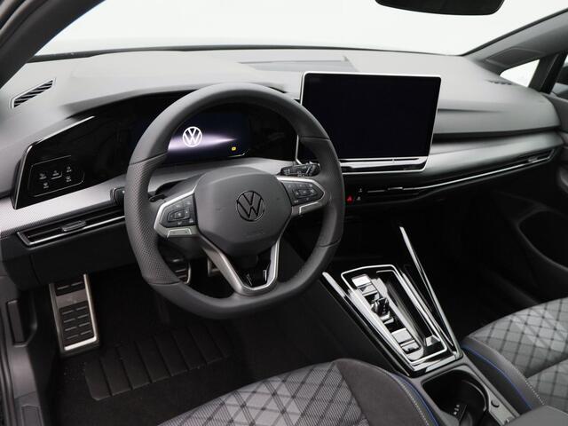 Volkswagen GOLF R-Line Edition 1.5 eTSI 116 PK | Trekhaak | 360 Camera | LED Matrix | Navi | Stoel- & Stuurverwarming |