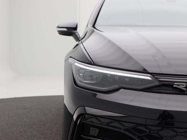 Volkswagen GOLF R-Line Edition 1.5 eTSI 116 PK | Trekhaak | 360 Camera | LED Matrix | Navi | Stoel- & Stuurverwarming |