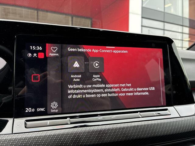 Volkswagen GOLF 1.5 eTSI 130pk DSG R-Line · Apple/Android Car Play · Navigatie · P-Sensoren · Sfeerverlichting · Getint Glas · 17'' Inch · Garantie t/m 12-02-2028 of 100.000km