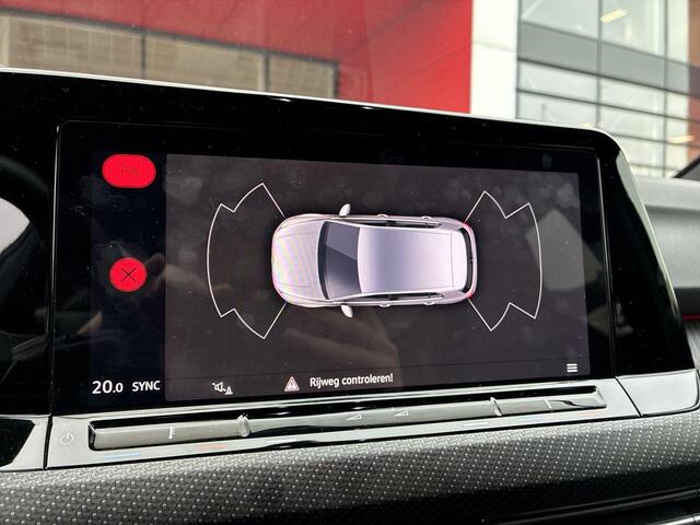 Volkswagen GOLF 1.5 eTSI 130pk DSG R-Line · Apple/Android Car Play · Navigatie · P-Sensoren · Sfeerverlichting · Getint Glas · 17'' Inch · Garantie t/m 12-02-2028 of 100.000km