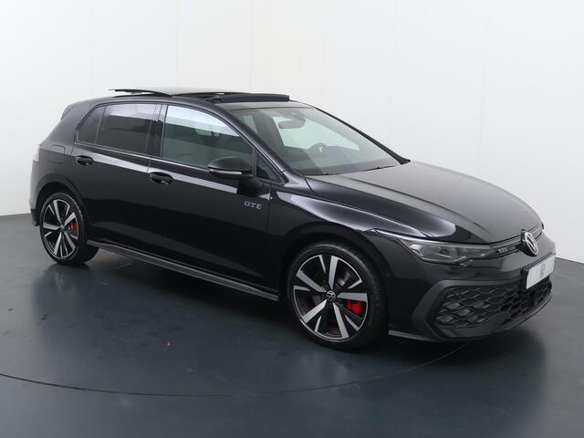 Volkswagen GOLF 1.5 eHybrid GTE | 272 PK | SoH 99% | Trekhaak | Panoramadak | LED Matrix | Head-up display | Onderstelregeling | Apple Carplay/Android Auto |