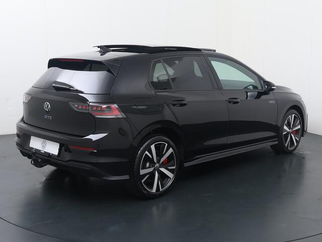 Volkswagen GOLF 1.5 eHybrid GTE | 272 PK | SoH 99% | Trekhaak | Panoramadak | LED Matrix | Head-up display | Onderstelregeling | Apple Carplay/Android Auto |